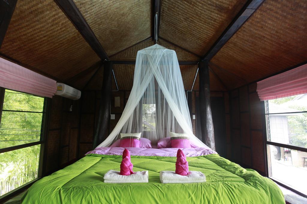 Banyen Villa Ban Ban San Sai Habitación foto
